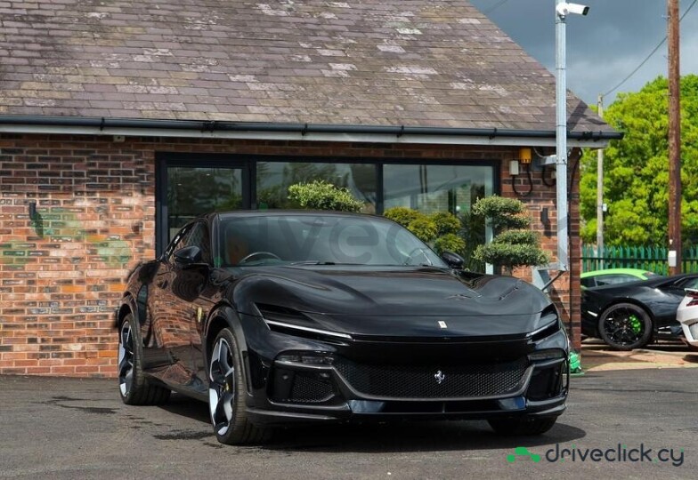 Ferrari Purosangue Черный
