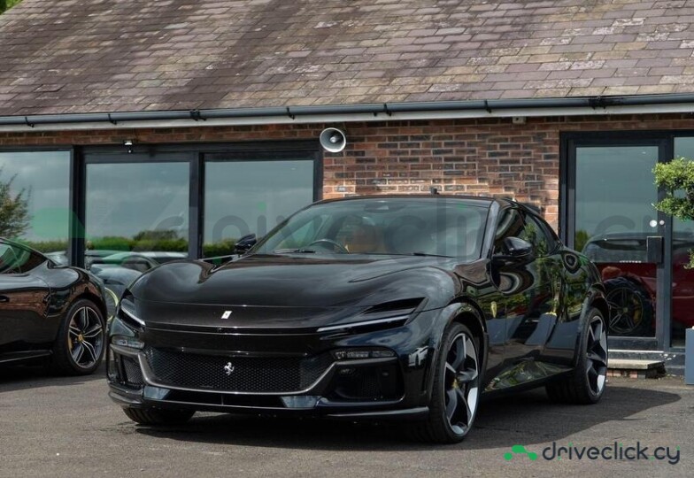 Ferrari Purosangue Черный