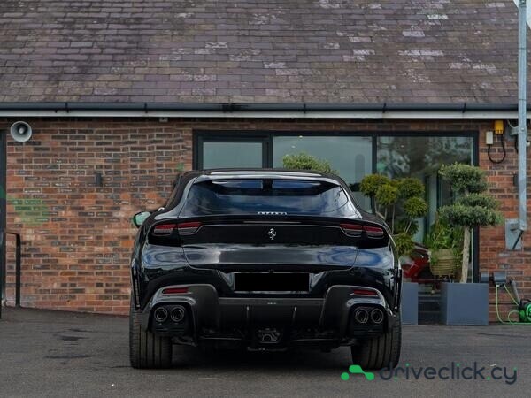 Ferrari Purosangue Черный