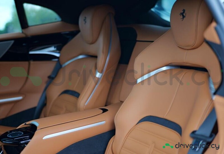 Ferrari Purosangue Черный