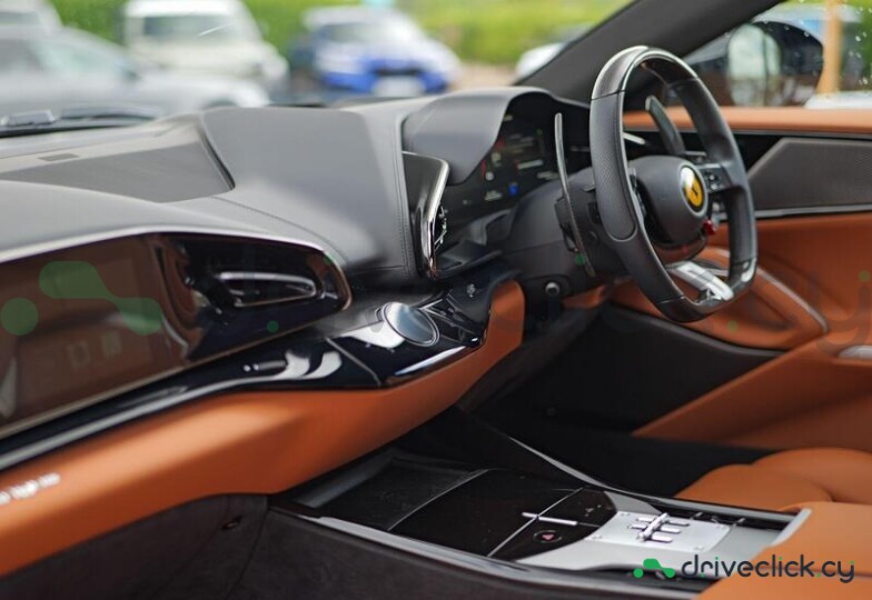 Ferrari Purosangue Черный