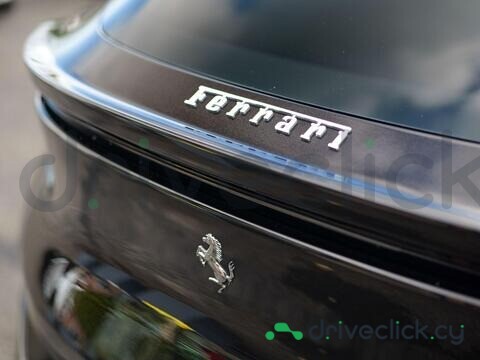 Ferrari Purosangue Черный