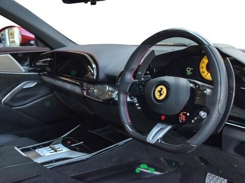 Ferrari Purosangue Красный