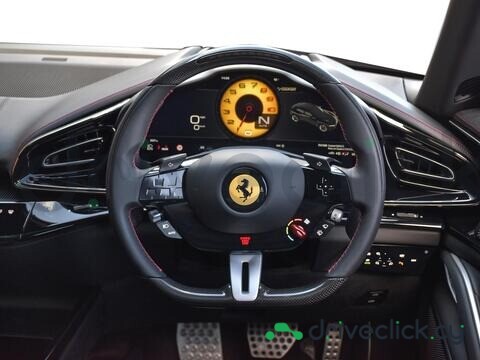 Ferrari Purosangue Красный