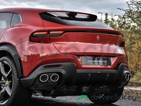 Ferrari Purosangue Красный