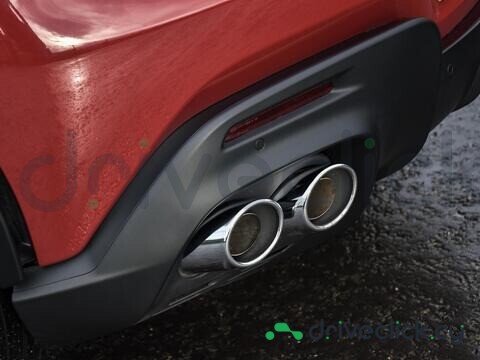 Ferrari Purosangue Красный