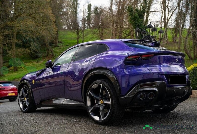 Ferrari Purosangue Фиолетовый