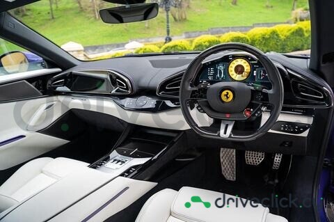 Ferrari Purosangue Фиолетовый