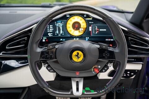 Ferrari Purosangue Фиолетовый