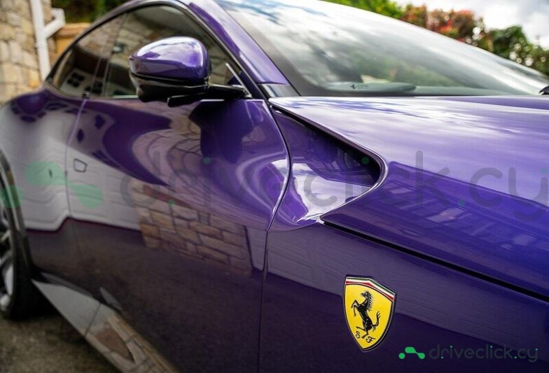 Ferrari Purosangue Фиолетовый