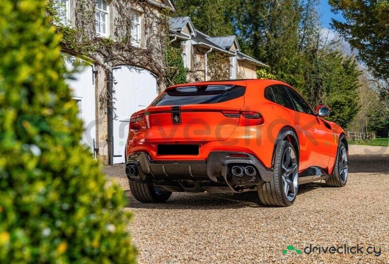 Ferrari Purosangue Оранжевый