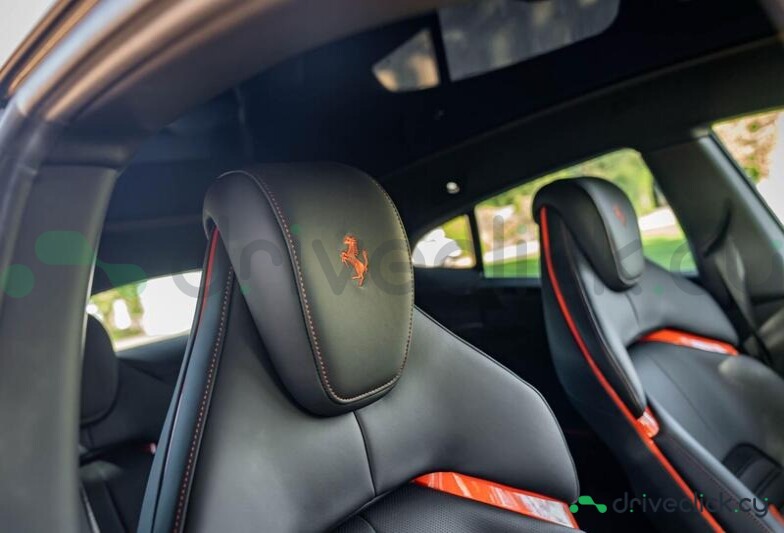 Ferrari Purosangue Оранжевый