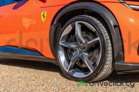 Ferrari Purosangue Оранжевый