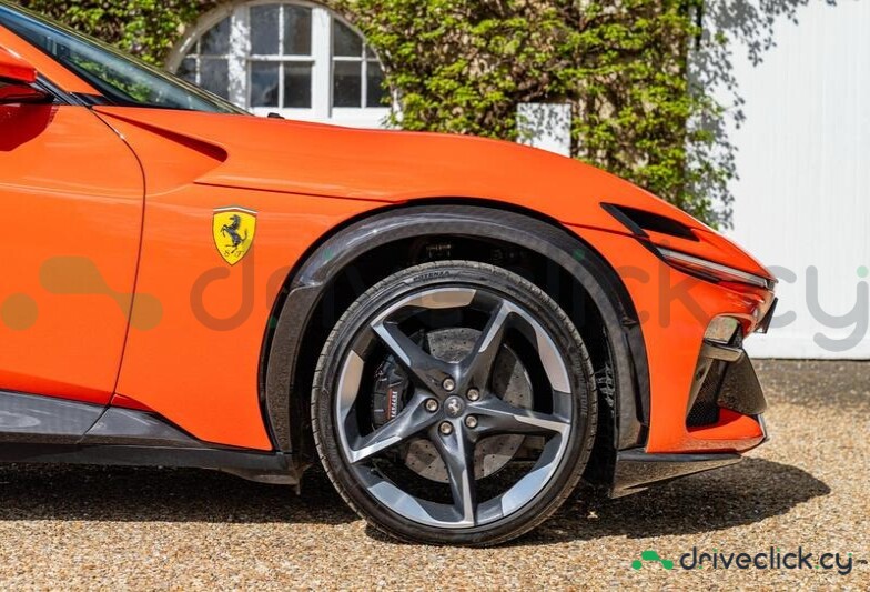 Ferrari Purosangue Оранжевый