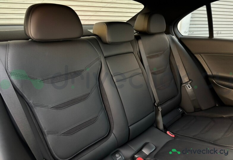 Mercedes C-class Серый