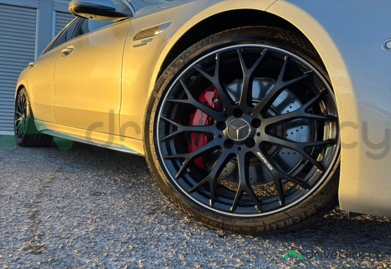 Mercedes C-class Серый