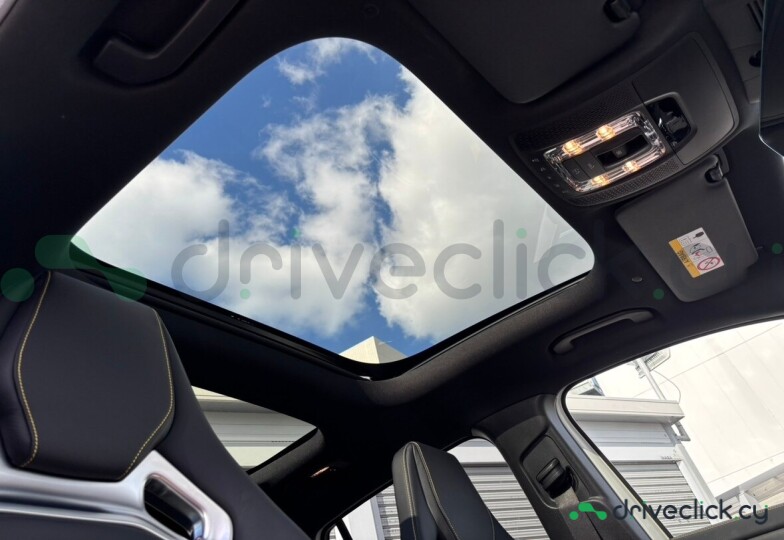 Mercedes GLA-class White