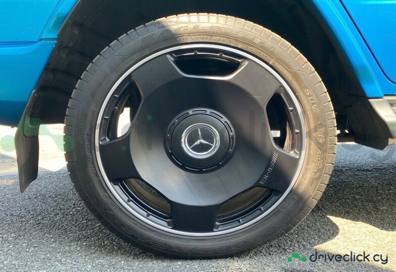 Mercedes G-class Blue