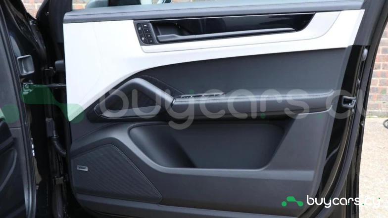 Porsche Cayenne Черный