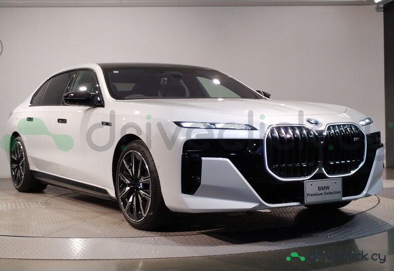 BMW i7 White