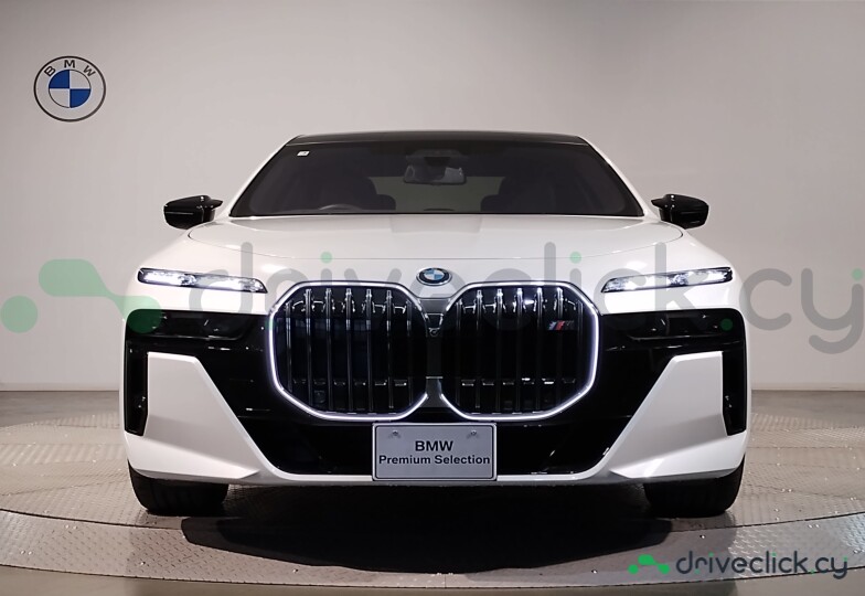BMW i7 White