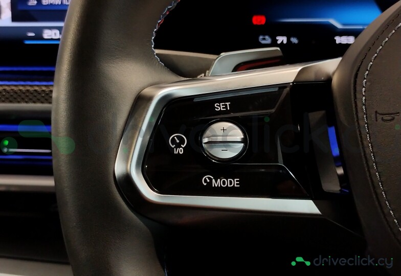 BMW i7 White