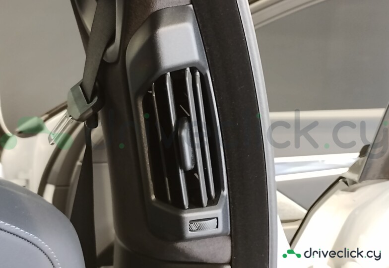 BMW i7 White