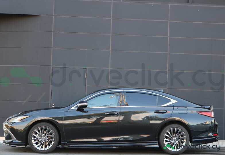 Lexus ES Black