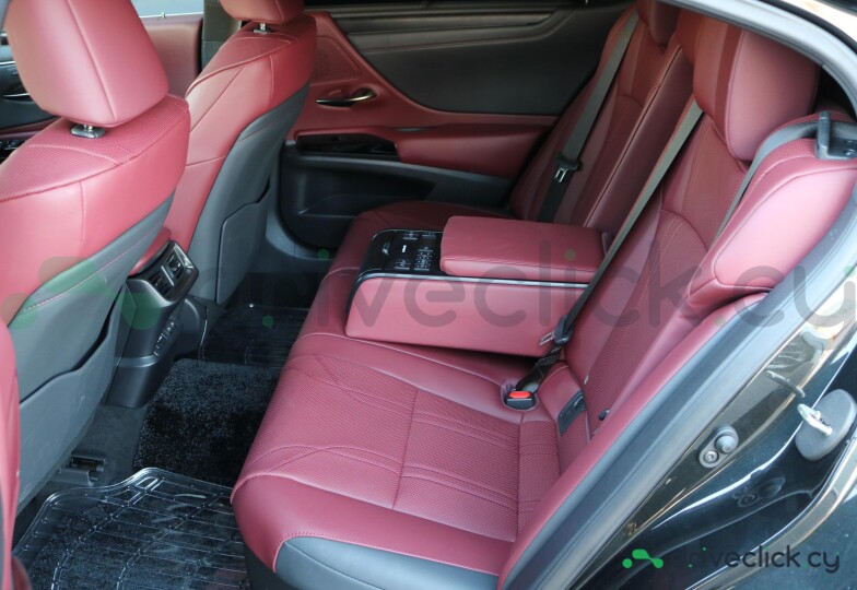 Lexus ES Black