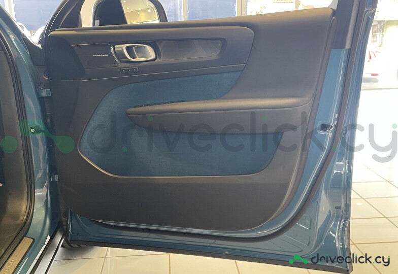 Volvo C40 Blue