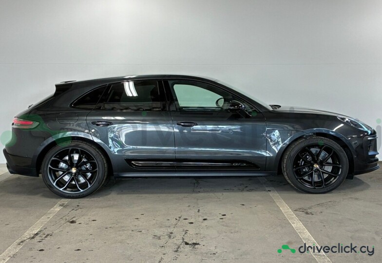 Porsche Macan Black