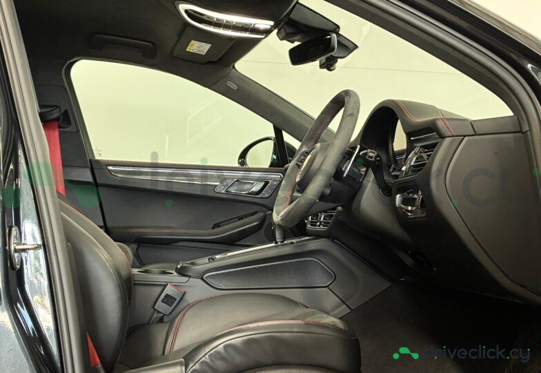 Porsche Macan Black