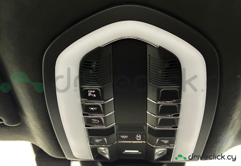 Porsche Macan Black