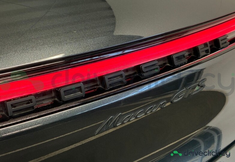 Porsche Macan Black