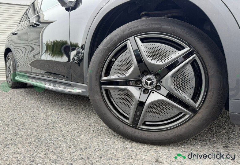 Mercedes EQE SUV Черный