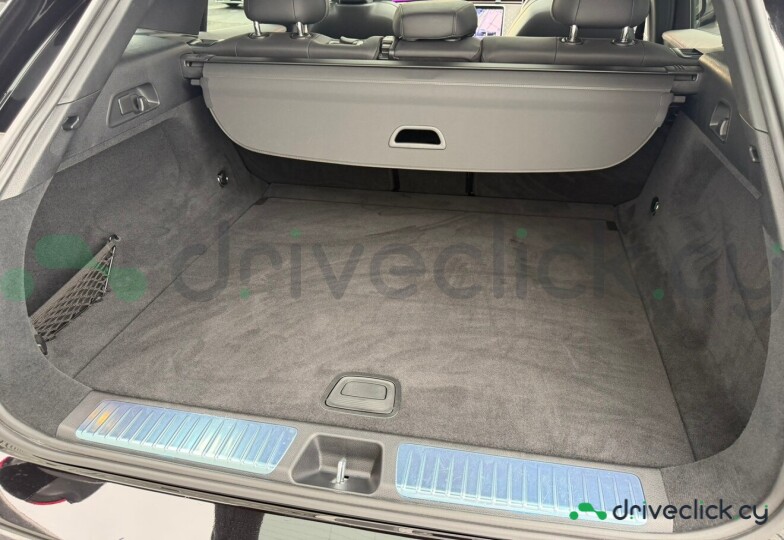 Mercedes EQE SUV Черный