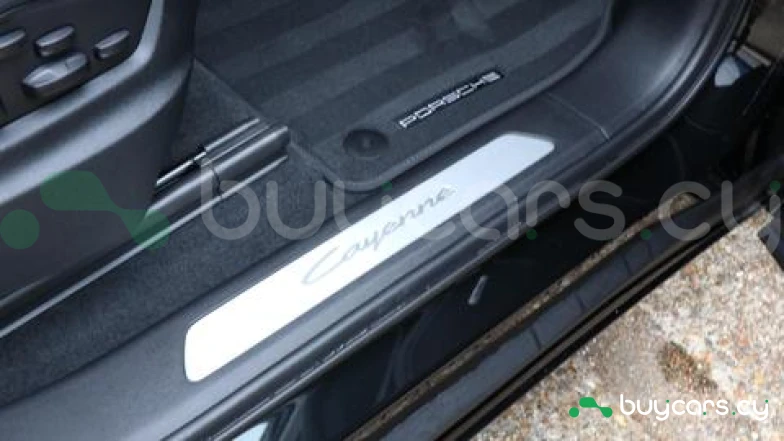 Porsche Cayenne Черный