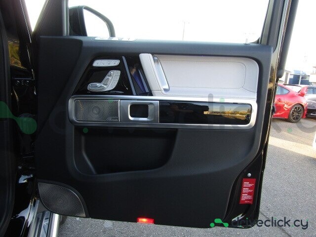 Mercedes G-class Black