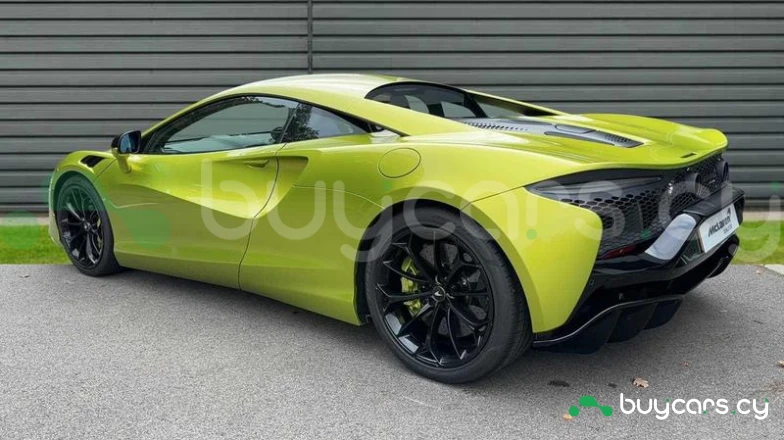 McLaren Artura Зеленый