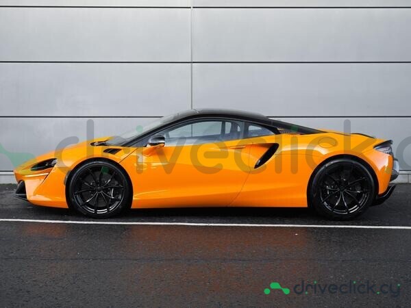 McLaren Artura Оранжевый