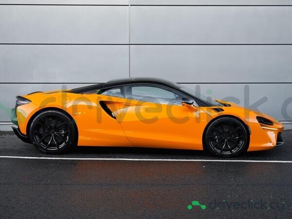 McLaren Artura Оранжевый