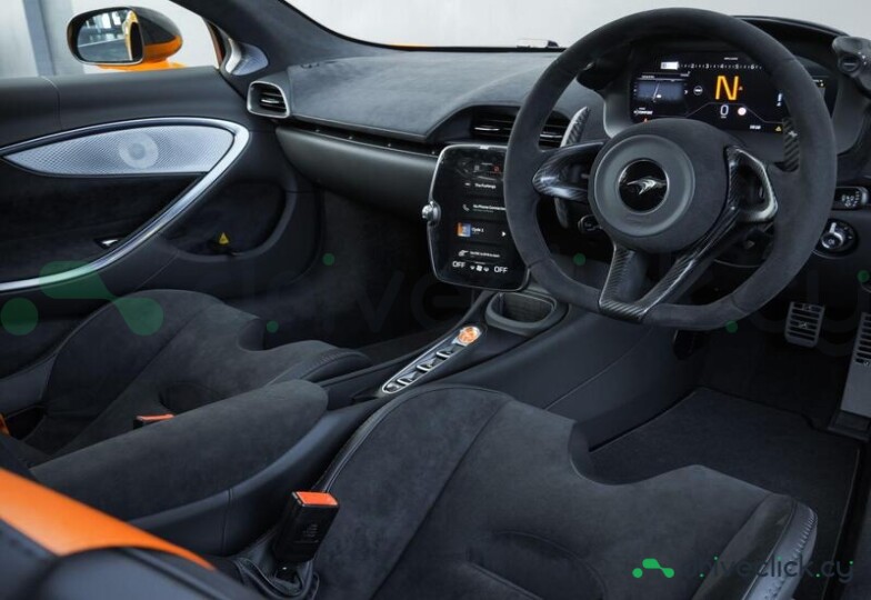 McLaren Artura Оранжевый