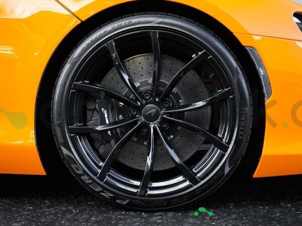 McLaren Artura Оранжевый