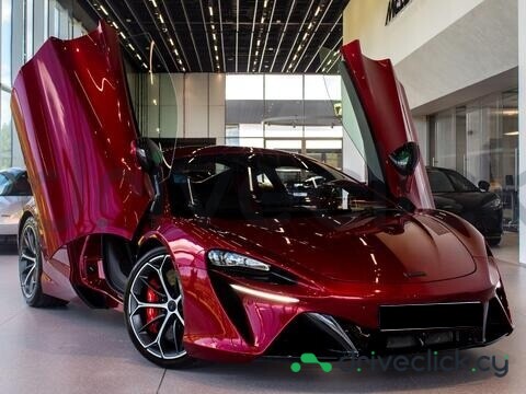McLaren Artura Красный