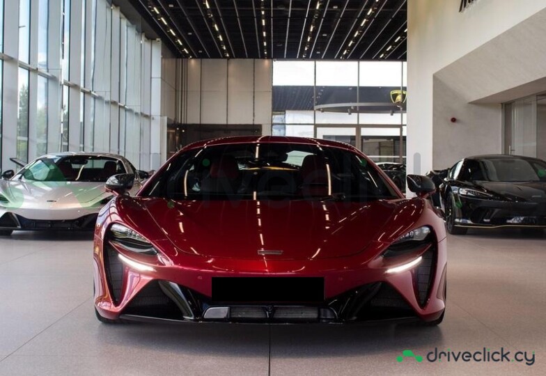 McLaren Artura Красный