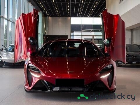 McLaren Artura Красный