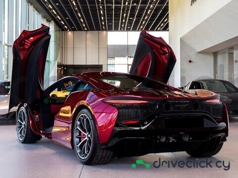McLaren Artura Красный