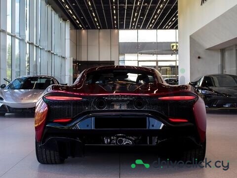 McLaren Artura Красный