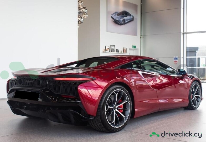 McLaren Artura Красный