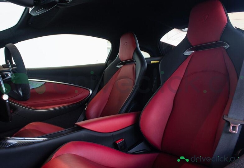 McLaren Artura Красный